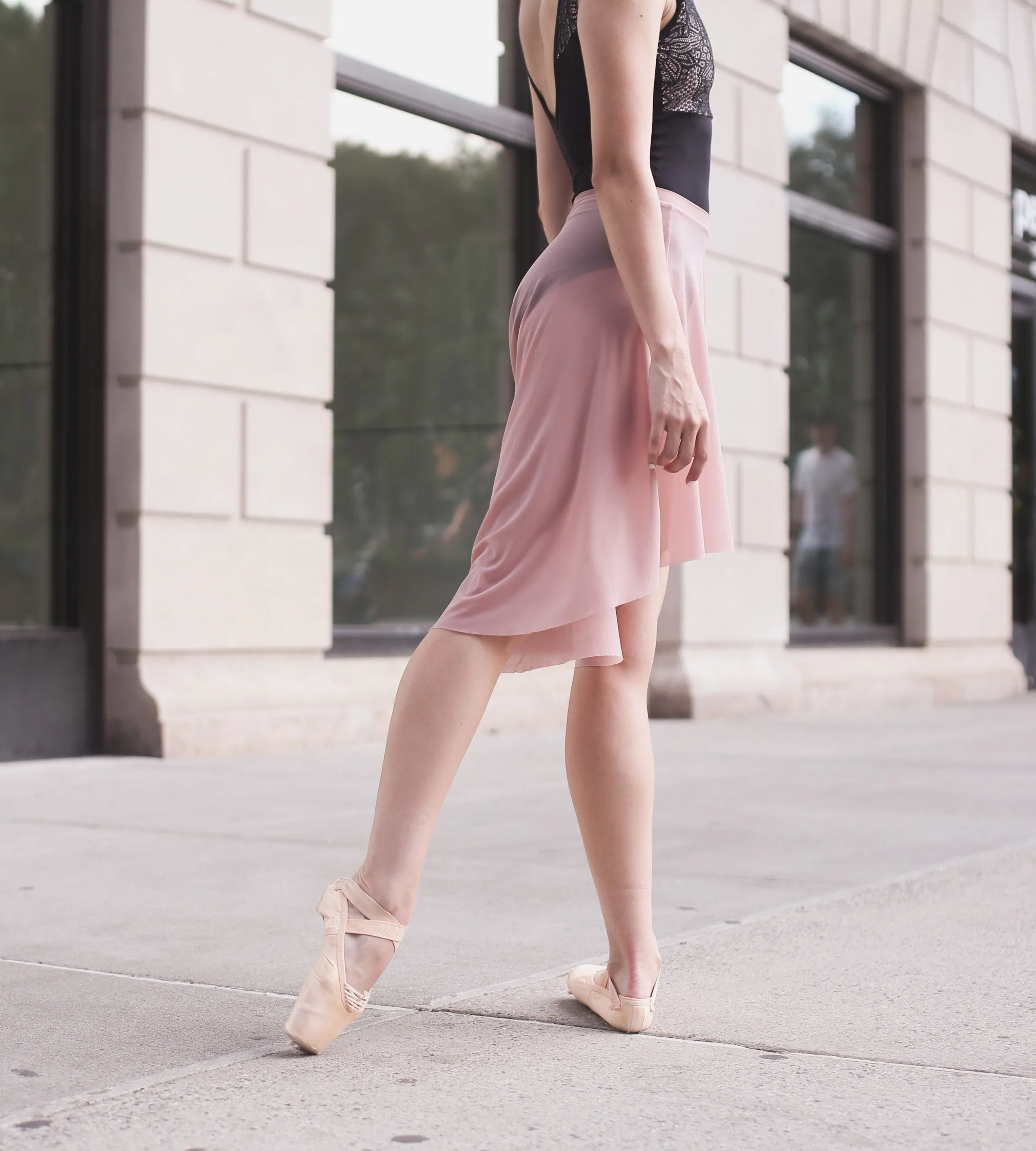 Ballet dancer representing the 5-Session Private Ballet Package